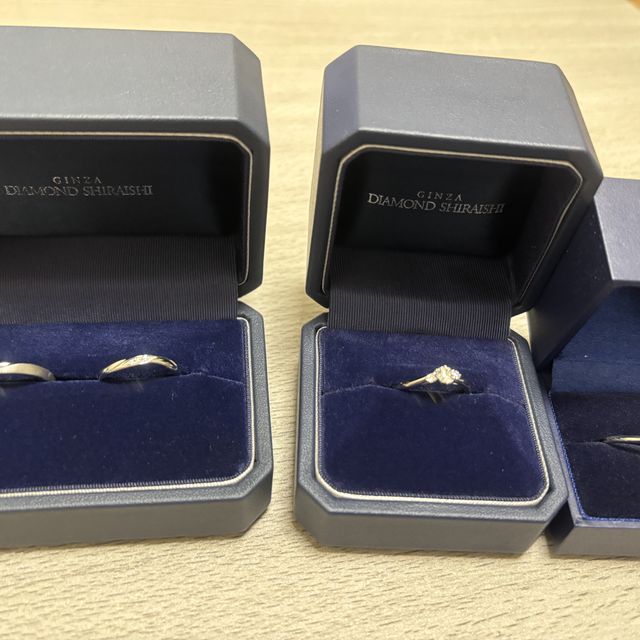 【銀座ダイヤモンドシライシの口コミ】 まずは、婚約指輪のデザインの可愛さに惹かれ、購入を決めました。
ダイヤ…