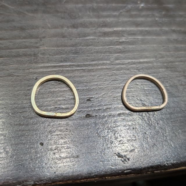 【鎌倉彫金工房の口コミ】 結婚指輪は、シンプルイズベスト！ペアリングですが色も形も自分好みにし…