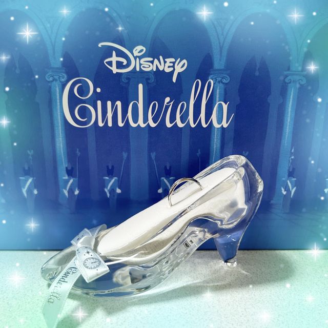 【Disney Cinderella(ディズニー シンデレラ)の口コミ】 デザインはシンプルなものを選びました。
ストレートのデザインか斜めのデ…