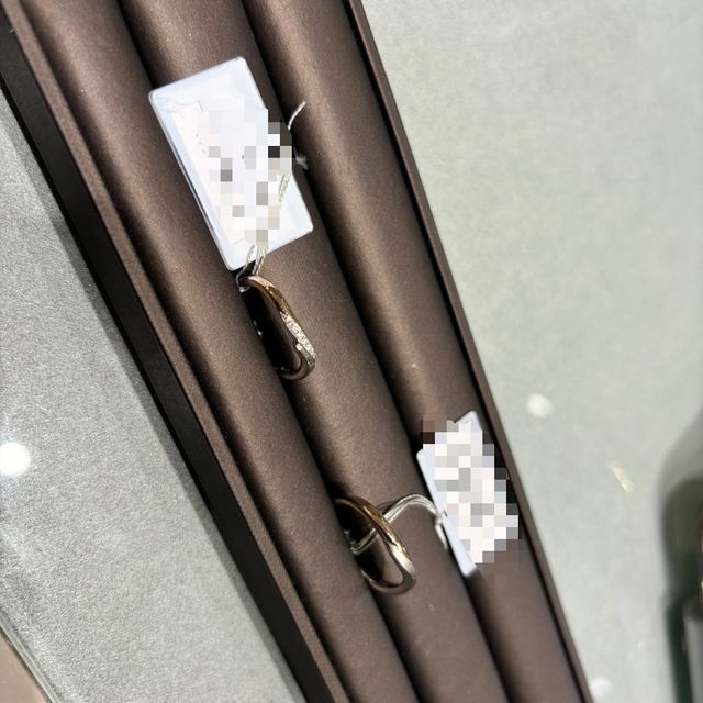 【アイプリモ(I-PRIMO)の口コミ】 ウェーブ型のデザインが美しく、ダイヤモンドも派手すぎず地味過ぎないち…