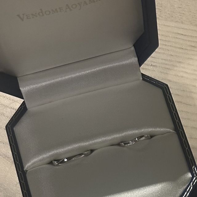 【ヴァンドーム青山(VENDOME AOYAMA)の口コミ】 デザインがシンプルなのですが、少しねじれていてそこが可愛いと思いまし…
