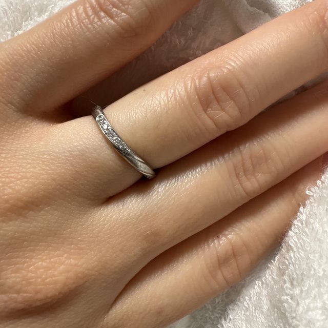 【ラザール ダイヤモンド(LAZARE DIAMOND)の口コミ】 元々は違うデザインのものを欲しくてラザールさん独自の形のものを求めて…