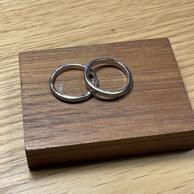 【CRAFY(クラフィ)の口コミ】 普段使いできるシンプルな指輪と決めていました。
シンプルだけでなく、つ…