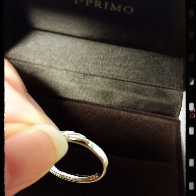 【アイプリモ(I-PRIMO)の口コミ】 指が長い人はウェーブがかかった指輪のが綺麗に指をさらに長く見せるとア…