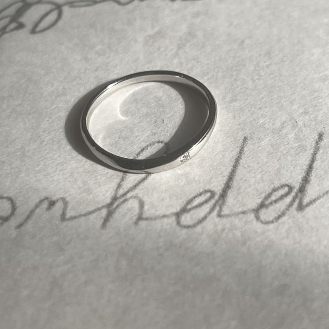 【1122 iifuufu bridal(いい夫婦ブライダル)の口コミ】 手頃な値段でシンプルなデザインが多くい。内側にイニシャルなどを入れる…