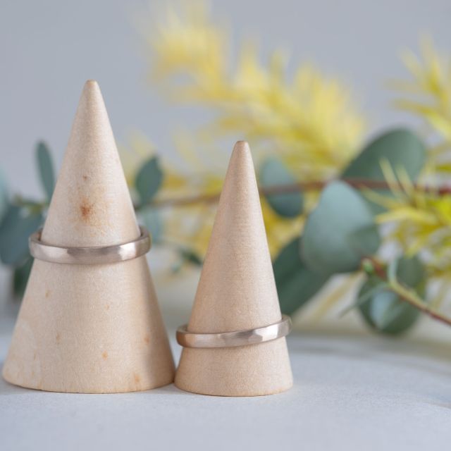 【Cayof(カヨフ)の口コミ】 長くつけられる結婚指輪をと思い、婚約指輪とは別のブランドにしました。…