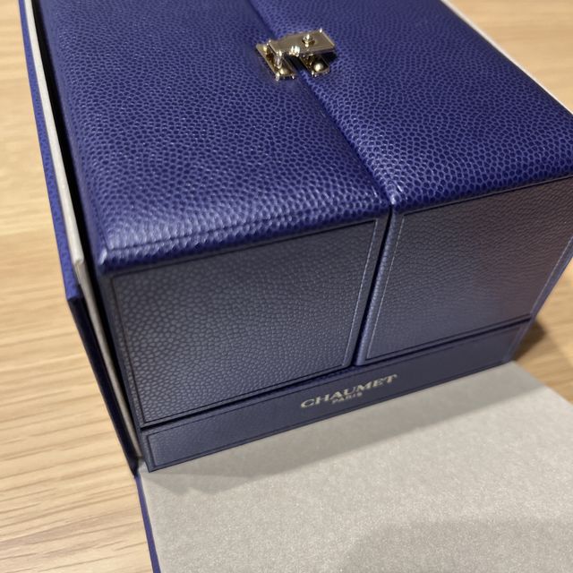 【ショーメ(CHAUMET)の口コミ】 ダイヤが8つあしらわれた、螺旋のデザインです。HPで下見した段階ではあま…