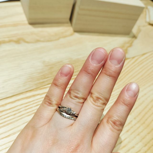 【出雲結(いずもゆい)の口コミ】 運命の赤い糸で縁を結ぶというコンセプトに惹かれました。ピンクゴールド…