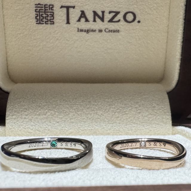 【TANZO.(鍛造指輪)の口コミ】 S字カーブ、荒目マット、面取りを揃えてペア間が出るようにして頂きました…