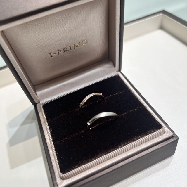 【アイプリモ(I-PRIMO)の口コミ】 指輪のデザイン、ダイヤの数に惹かれて購入しました。細いリングにウェー…