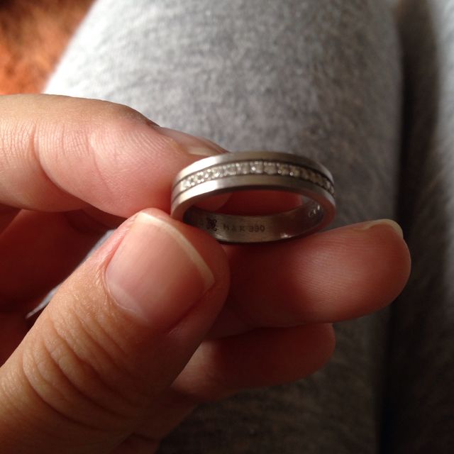 【AHKAH(アーカー)の口コミ】 ほしのあきさんがこの指輪と似たもの（同ブランドの違うタイプ）を結婚指…