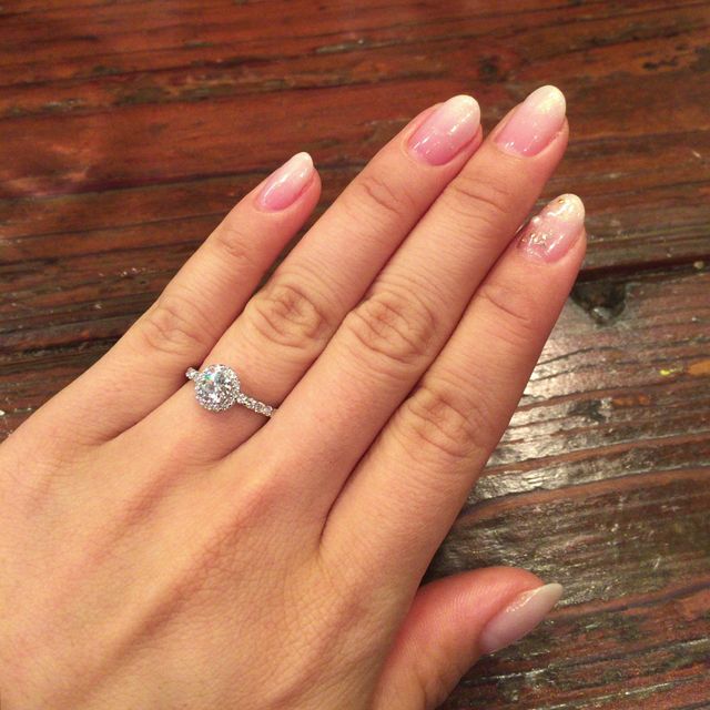 【BRILLIANCE+(ブリリアンスプラス)の口コミ】 手が小さめなのでリング部分が太いと違和感があったため細いものを探して…