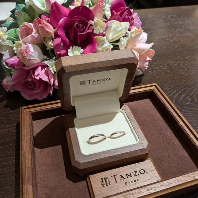 【TANZO.(鍛造指輪)の口コミ】 ・鍛造指輪だけのコーラルゴールドが使いやすくて、オリジナル感がある。
…