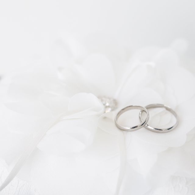 【Ptau(ピトー)の口コミ】 私も夫も、とにかくシンプルで長く着けられるものを希望していました。お…