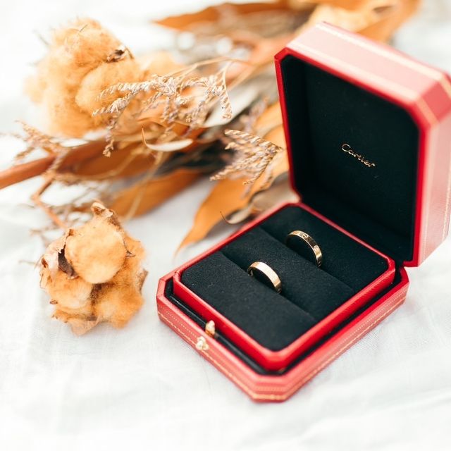 【カルティエ(Cartier)の口コミ】 愛を封じ込める証としてビスモチーフが施されたデザインとあり、その思い…