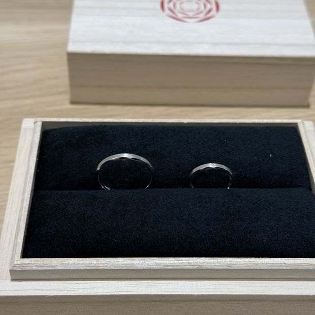 【出雲結(いずもゆい)の口コミ】 シンプルで普段着けていても違和感ないデザイン。
内側に好きな文字を打刻…