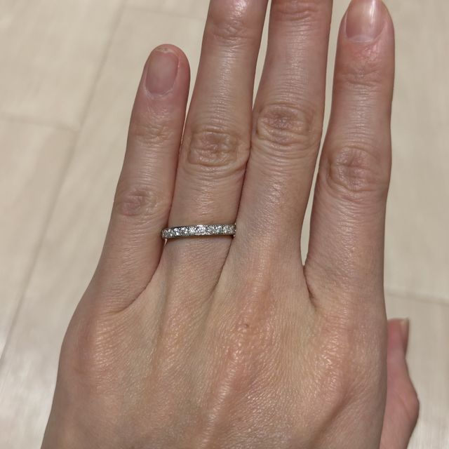 【銀座ダイヤモンドシライシの口コミ】 ダイヤにこだわっているので、小さなダイヤであってもキラキラしていてと…