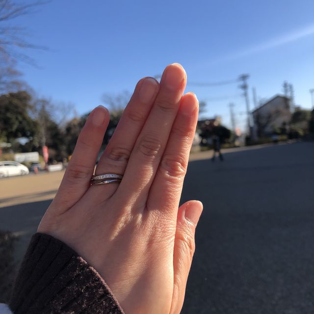 【アイプリモ(I-PRIMO)の口コミ】 シンプルでオシャレなウェーブラインの指輪は指がシュッとしてみえます。…