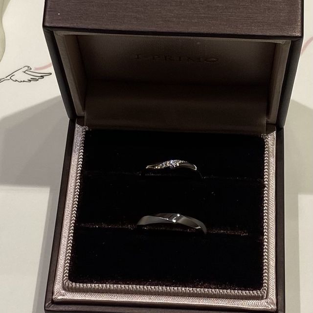 【アイプリモ(I-PRIMO)の口コミ】 新郎の指輪のおすすめポイントはブラスト加工と艶出し加工が交互について…