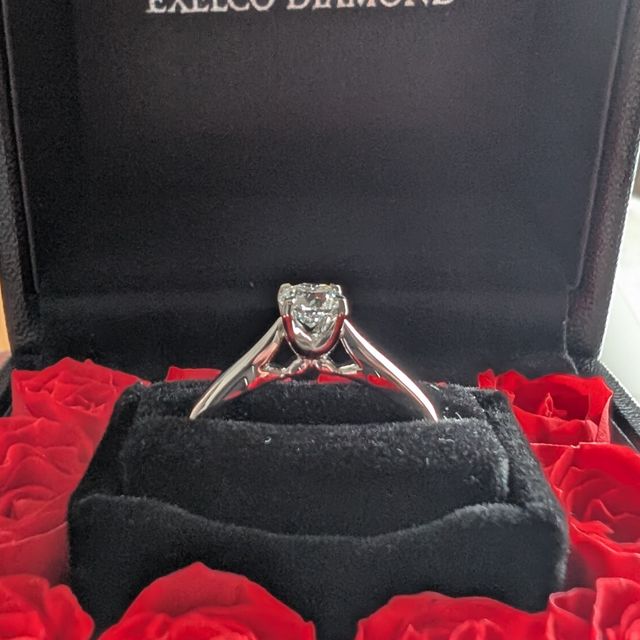 【エクセルコダイヤモンド(EXELCO DIAMOND)の口コミ】 四本爪でダイヤがよく見えます！良いダイヤにこだわったので綺麗に見えま…