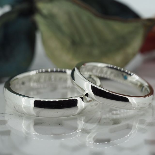 【Antille(アンティール)の口コミ】 金属アレルギーの為、反応が1番無いシルバー１択でした。デザインは店舗に…