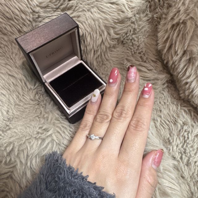 【アイプリモ(I-PRIMO)の口コミ】 素材はプラチナでとても美しく強いです。
指が華奢に見える細めのリングで…