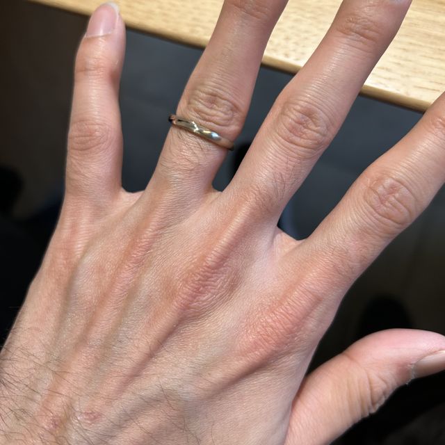 【出雲結(いずもゆい)の口コミ】 シンプルさの中に個性が光るデザインが魅力的でした。派手すぎず、普段使…