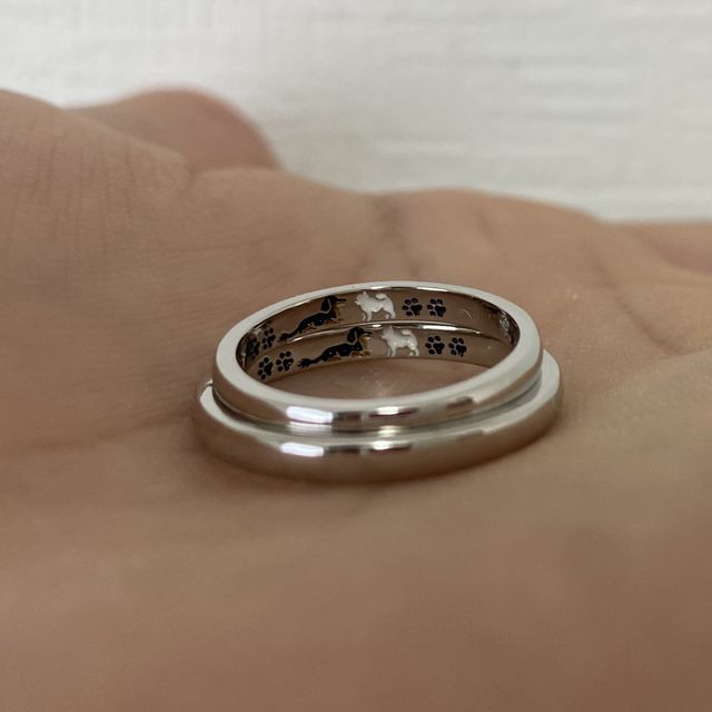 【Forme Poche(フォルムポッシュ)の口コミ】 自分の愛犬を入れられて色まで付けられるので、
最高の思い出になります。…