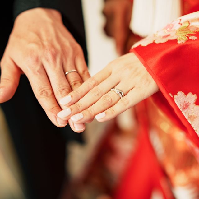 【カルティエ(Cartier)の口コミ】 婚約指輪はダイヤが程よい大きさであるため、普段の日も使用できます。
一…