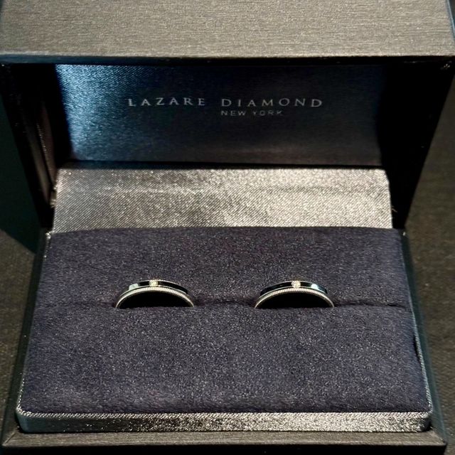 【ラザール ダイヤモンド(LAZARE DIAMOND)の口コミ】 シンプルですが少し個性のあるデザインのものを探していたところ、とても…