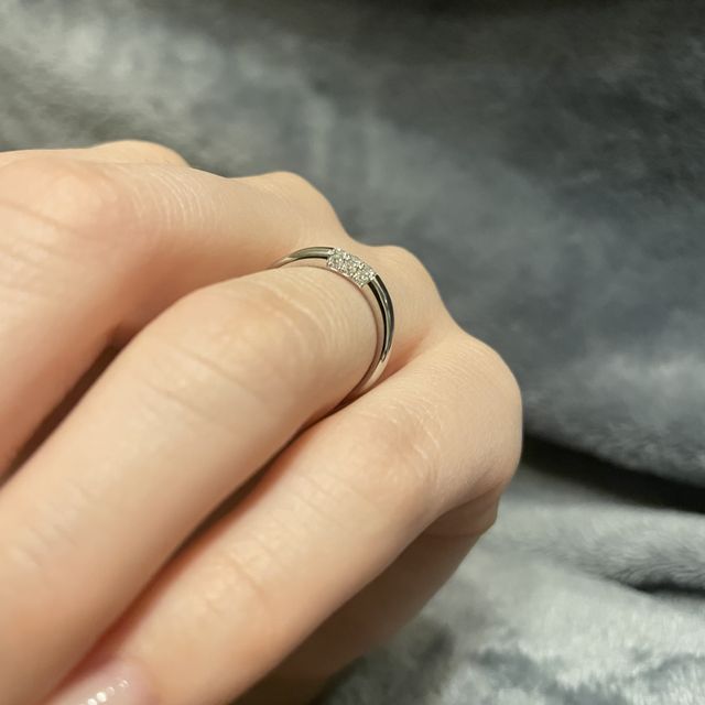 【ラザール ダイヤモンド(LAZARE DIAMOND)の口コミ】 気に入ったのはデザイン太さ厚みです。スクエアタイプが好みなので見つけ…