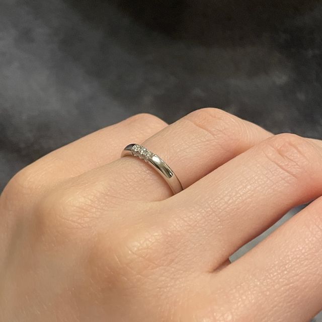 【ラザール ダイヤモンド(LAZARE DIAMOND)の口コミ】 気に入ったのはデザイン太さ厚みです。スクエアタイプが好みなので見つけ…