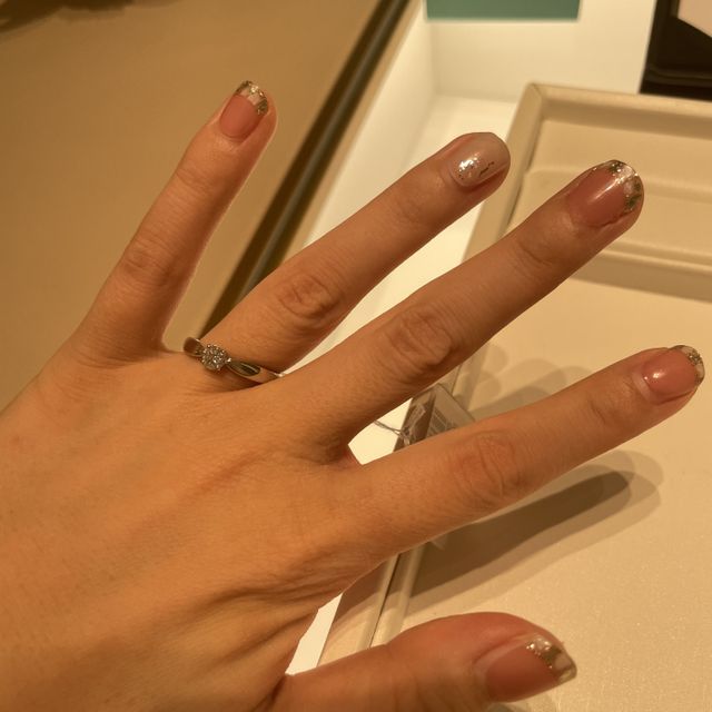 【ティファニー(Tiffany & Co.)の口コミ】 大粒ダイヤが一粒のみというシンプルで婚約指輪の王道デザインだと思いま…