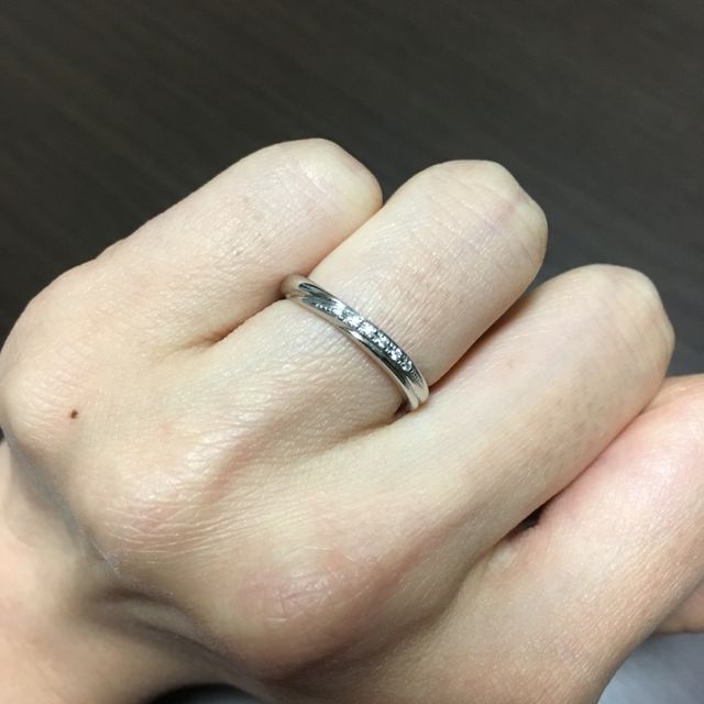 【銀座ダイヤモンドシライシの口コミ】 ギラギラしたものが好みでないので、シンプルかつ地味過ぎないデザインが…