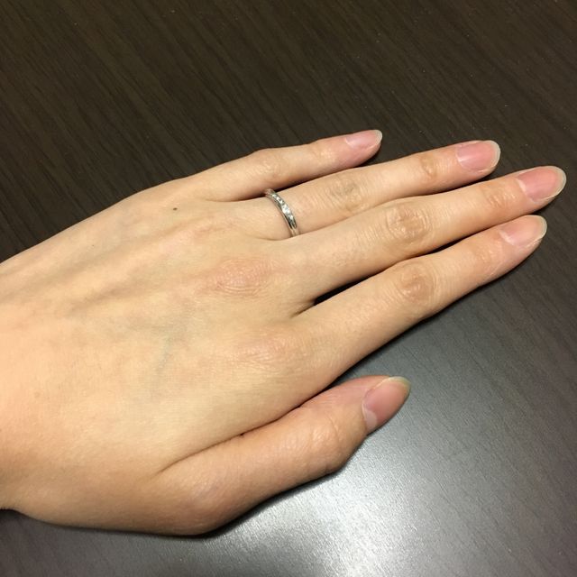 【銀座ダイヤモンドシライシの口コミ】 ギラギラしたものが好みでないので、シンプルかつ地味過ぎないデザインが…