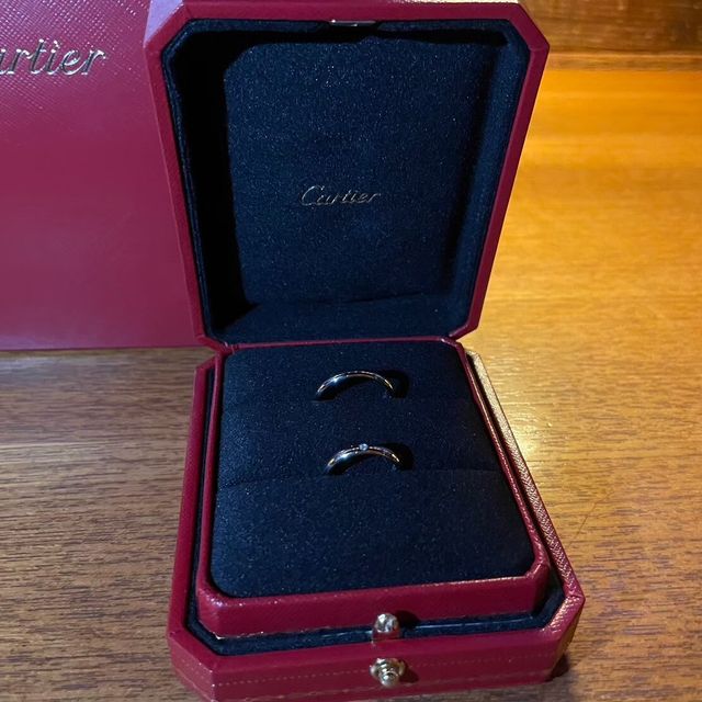 【カルティエ(Cartier)の口コミ】 結婚指輪はお互いシンプルなデザインのものを探していました。当日試着し…