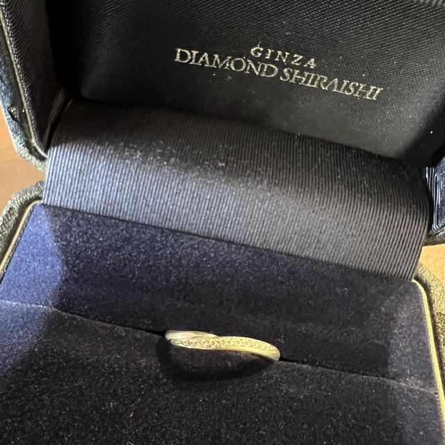 【銀座ダイヤモンドシライシの口コミ】 ひとつひとつ職人の方が仕上げていて、指輪の輝きが目に止まったのも指輪…