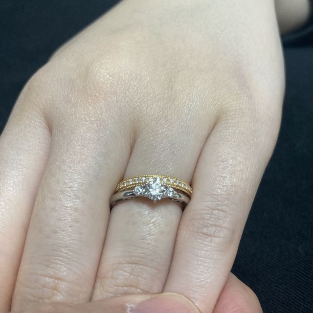 【GALA JEWELRY(ガラジュエリー)の口コミ】 ダイヤモンドの品質に対して、価格が求めやすかったです。デザインもシン…