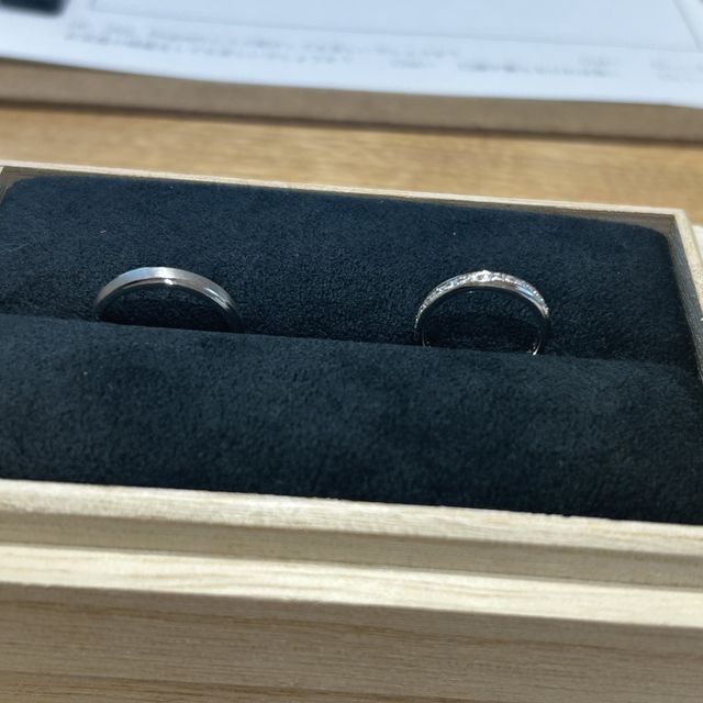 【出雲結(いずもゆい)の口コミ】 指輪の内側に誕生石や記念日を刻印していただけるところです。お互いの誕…