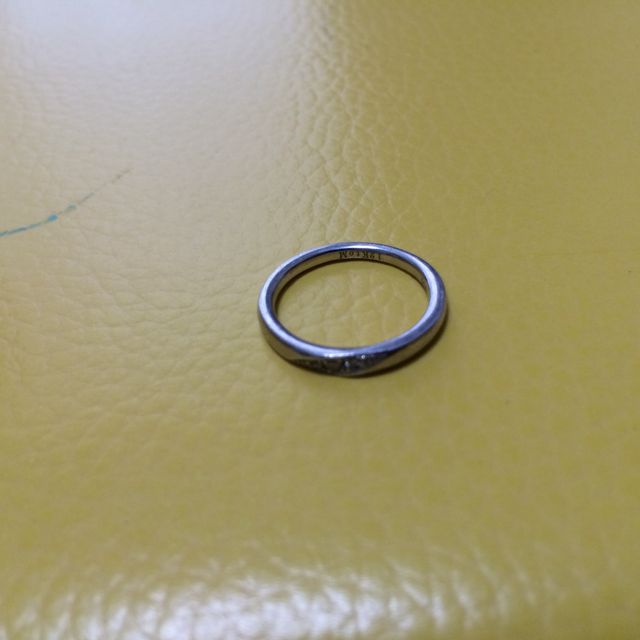 【canal4℃(カナルヨンドシー)の口コミ】 指を長く見せるようなデザインで、ダイヤモンドの石がはいってるデザイン…