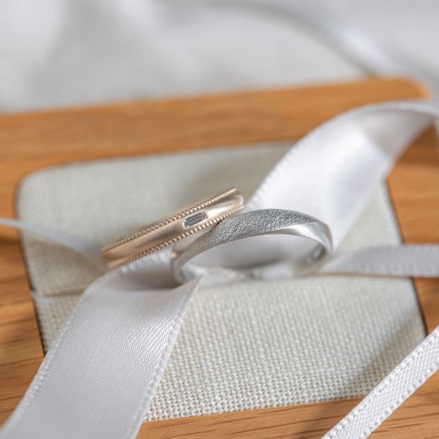 【Cayof(カヨフ)の口コミ】 お互いが気に入った別のデザインにしました！
四角いダイヤがお気に入りで…