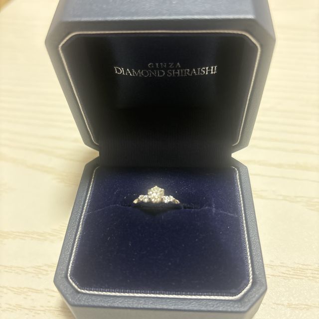 【銀座ダイヤモンドシライシの口コミ】 指輪のデザインにこだわりはなかったので直観で決めました。いくつか見せ…
