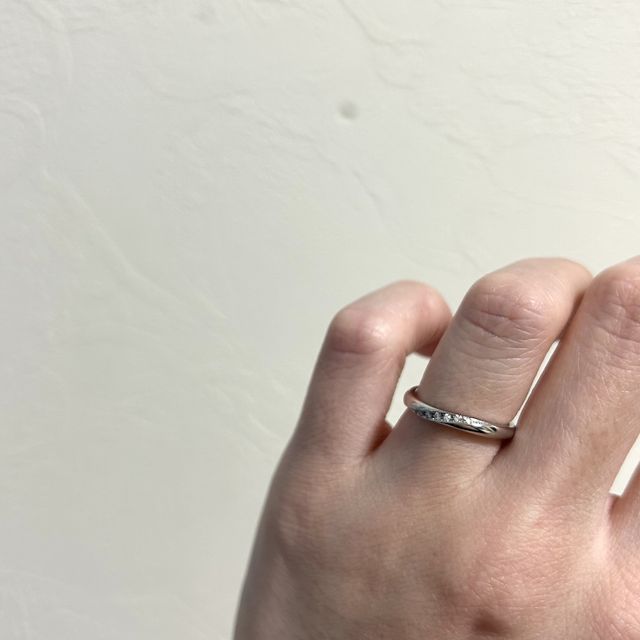 【出雲結(いずもゆい)の口コミ】 ダイヤの形が四角い指輪であったり、ワンポイントのダイヤに少しデザイン…