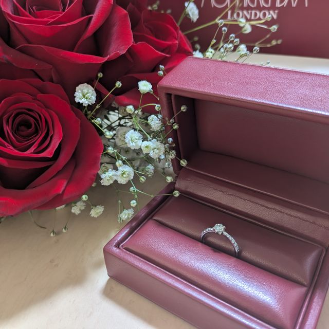 【モニッケンダム(MONNICKENDAM)の口コミ】 まず1番のおすすめはなんといってもダイヤモンドの輝きです。ダイヤモンド…