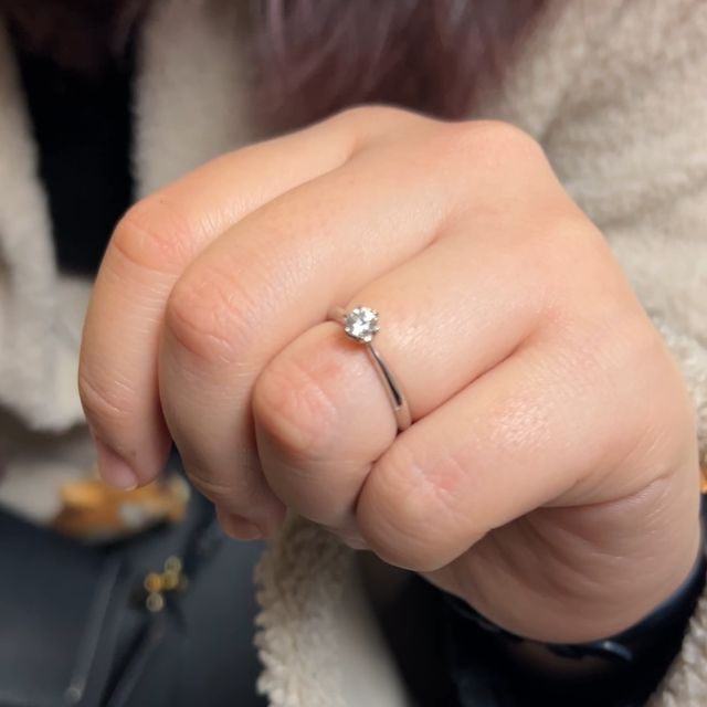 【アイプリモ(I-PRIMO)の口コミ】 一石のタイプにしようと最初から考えていたので、リングは特にシンプルな…