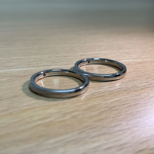 【4℃ BRIDAL(ヨンドシーブライダル)の口コミ】 シンプルでどの服装にも合う指輪。お互い、ストーンなどの入っていないシ…