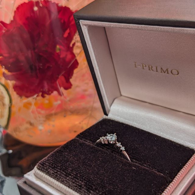 【アイプリモ(I-PRIMO)の口コミ】 珍しいピンクダイヤがついていて、とても可愛いデザインに惹かれました。…