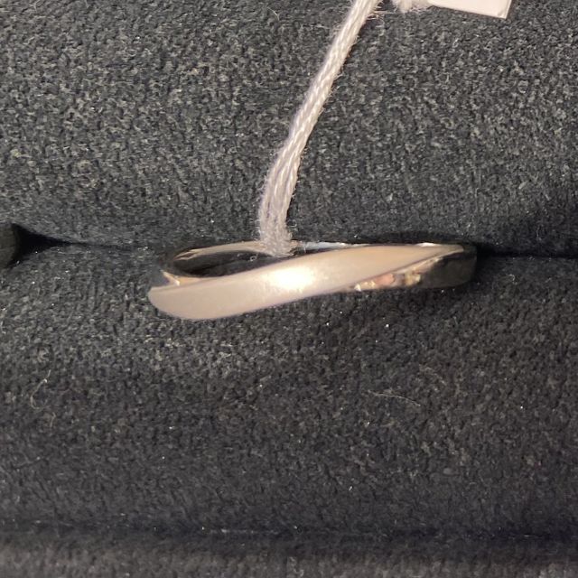 【ヴァンドーム青山(VENDOME AOYAMA)の口コミ】 石つきの指輪が少し嫌だなぁと思っていたところ、女性でも石なし選べます…