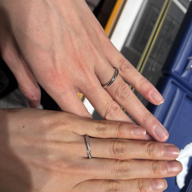 【銀座ダイヤモンドシライシの口コミ】 初めはシンプルなデザインも考えていましたが、歳を重ねても飽きがこず、…