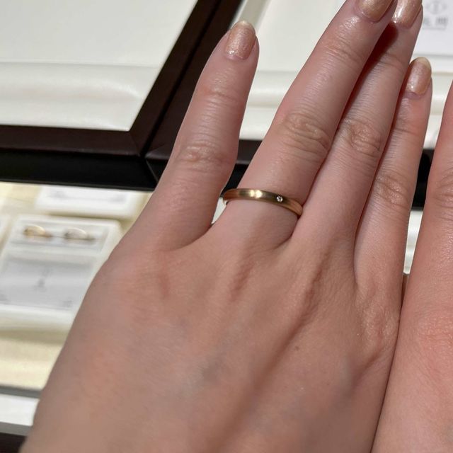 【俄(にわか)の口コミ】 ストレート、ダイヤ付き、つや消し、ゴールドで探していたため好みドンピ…